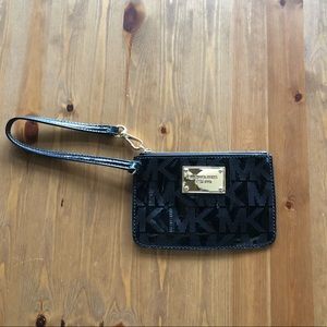 Michael KORS Wristlet Black